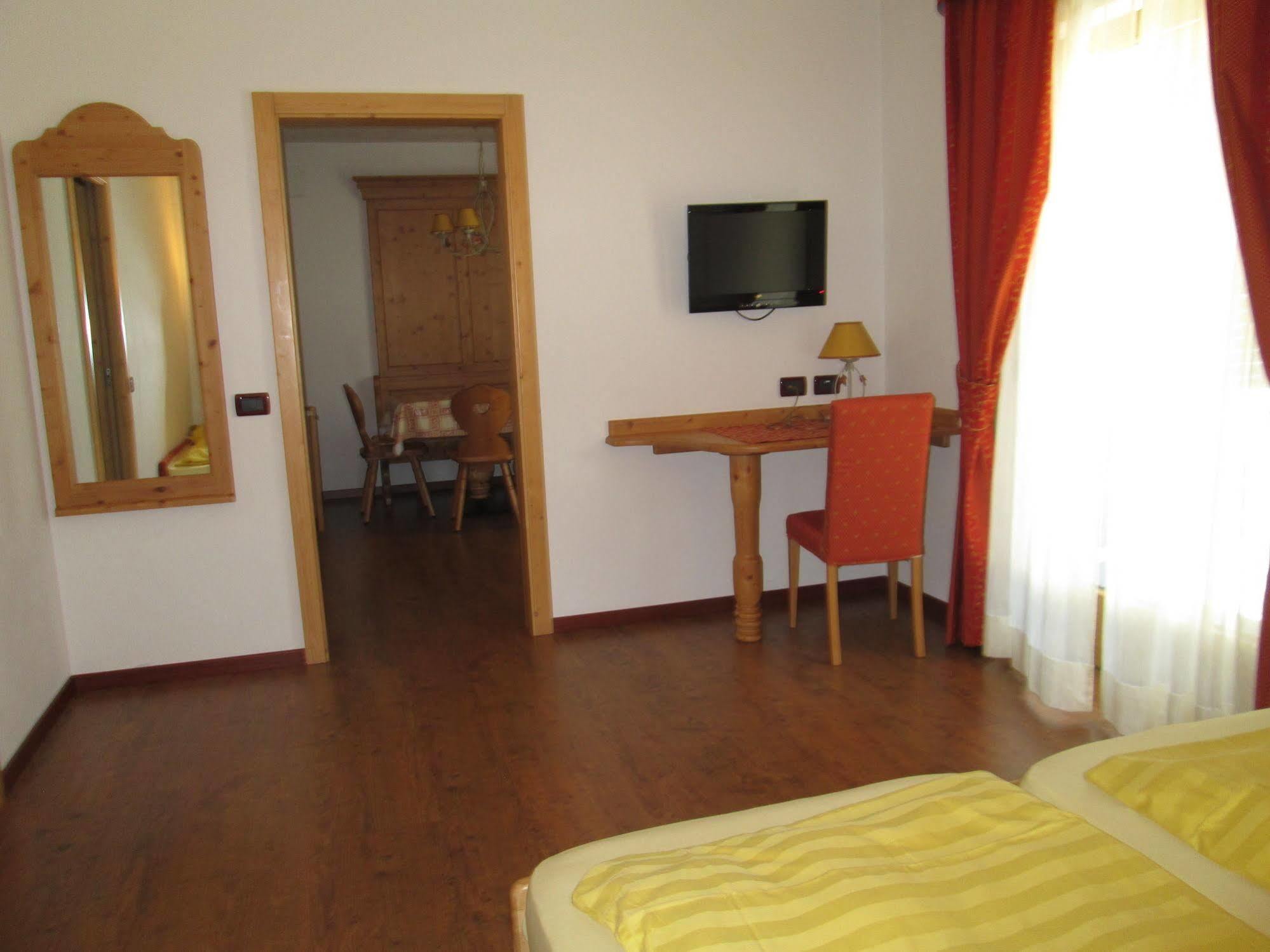 קומזדורה Residence La Moretina מראה חיצוני תמונה